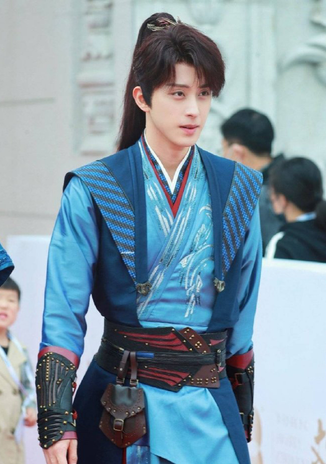 《上错花轿嫁对郎》翻拍,新女主像丫鬟,与黄奕巅峰美貌差距大休闲区蓝鸢梦想 - Www.slyday.coM 《上错花轿嫁对郎》翻拍,新女主像丫鬟,与黄奕巅峰美貌差距大休闲区蓝鸢梦想 - Www.slyday.coM