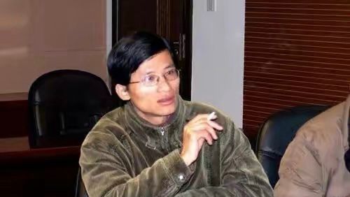 对儿媳不满,婆婆持刀割头夺命,自首后被判死刑,妈宝男惹的祸?休闲区蓝鸢梦想 - Www.slyday.coM