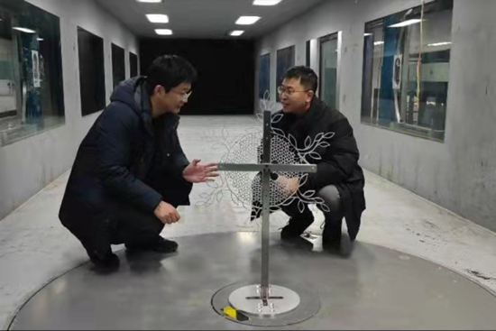 内场“大雪花”1/20缩尺模型风洞试验。 北京交通大学供图