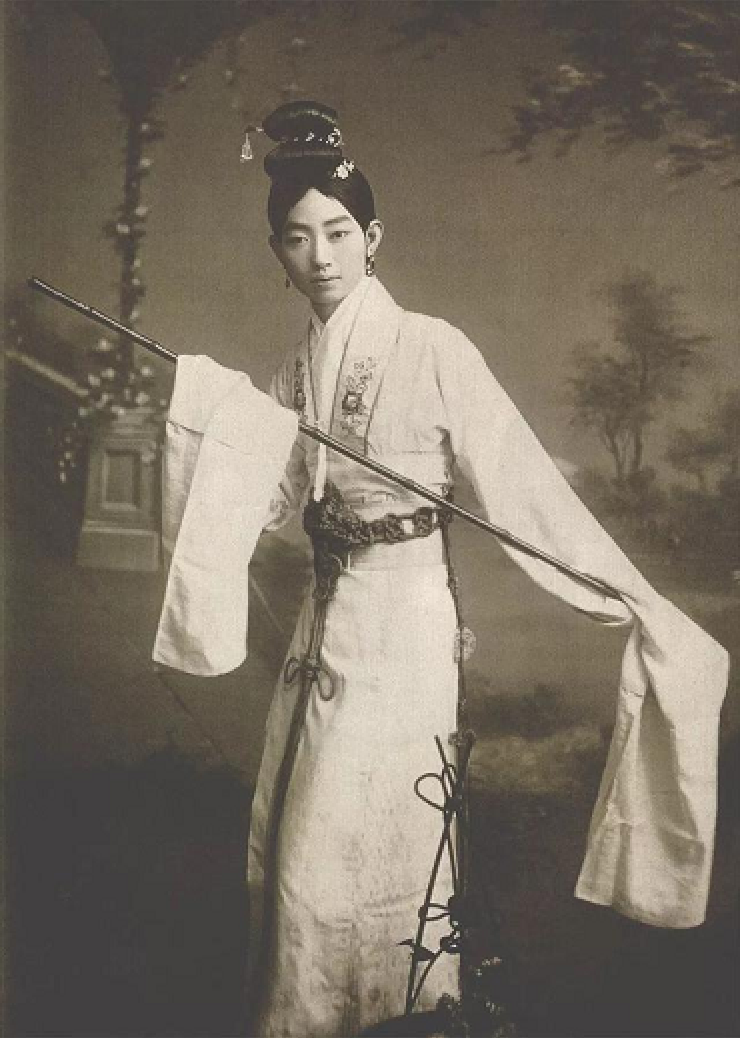 梅兰芳《黛玉葬花》戏装照