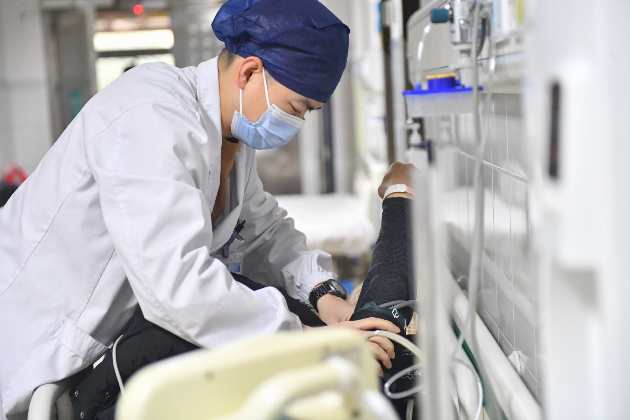 "90后"男护士朱浩华:急救室里"守护团圆"|中南大学湘雅三医院|急诊|新