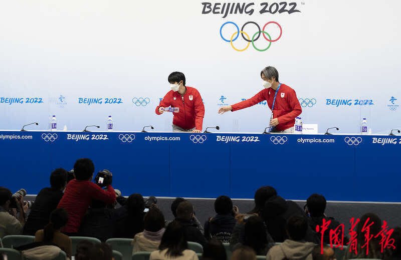 羽生结弦举行新闻发布会 现场座无虚席休闲区蓝鸢梦想 - Www.slyday.coM