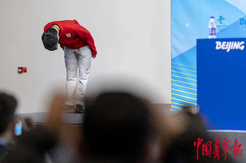 羽生结弦举行新闻发布会 现场座无虚席休闲区蓝鸢梦想 - Www.slyday.coM