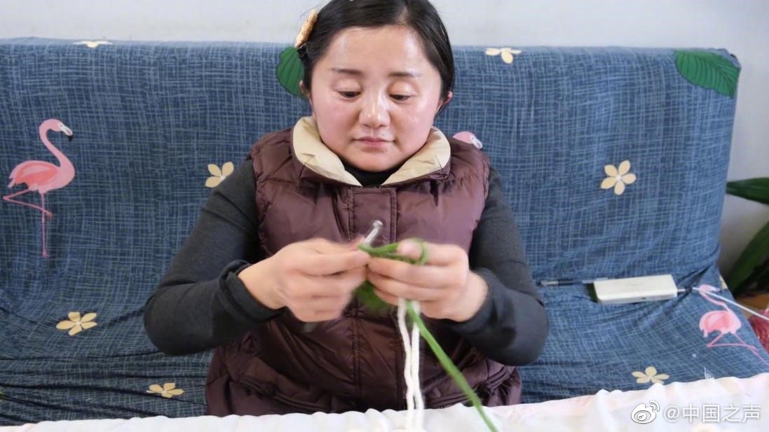 90后残疾姑娘编织冬奥颁奖花束休闲区蓝鸢梦想 - Www.slyday.coM