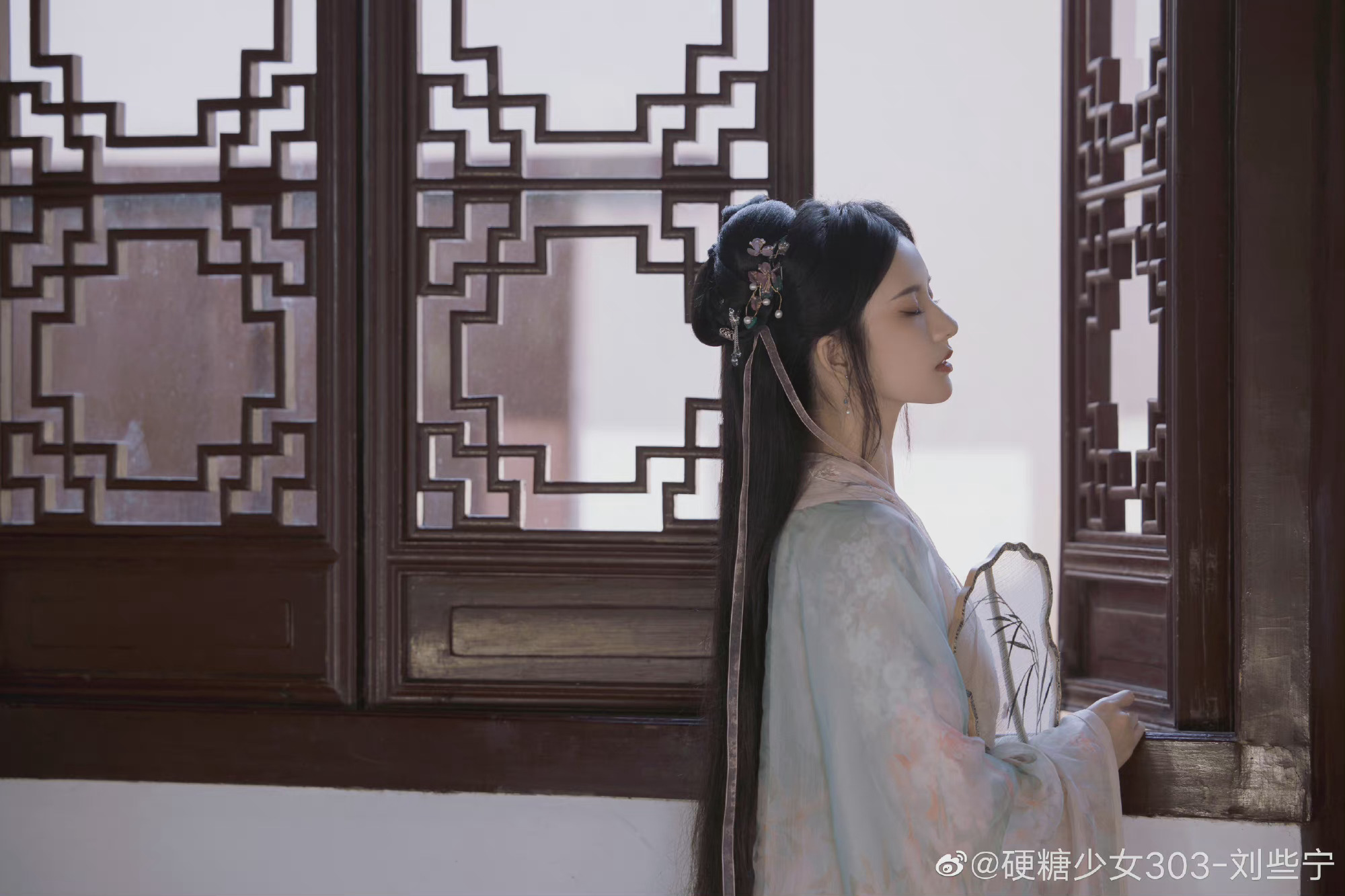 刘些宁元宵节古风写真大片小家碧玉端庄淑女