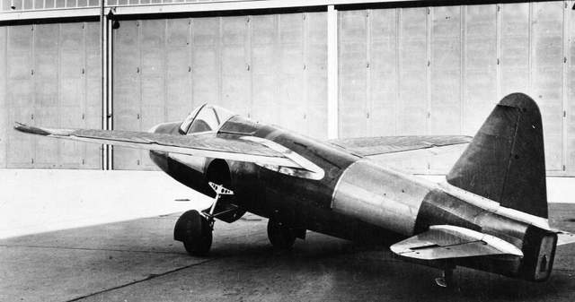 世界上第一架使用涡轮喷气发动机的飞机德国亨克尔he178