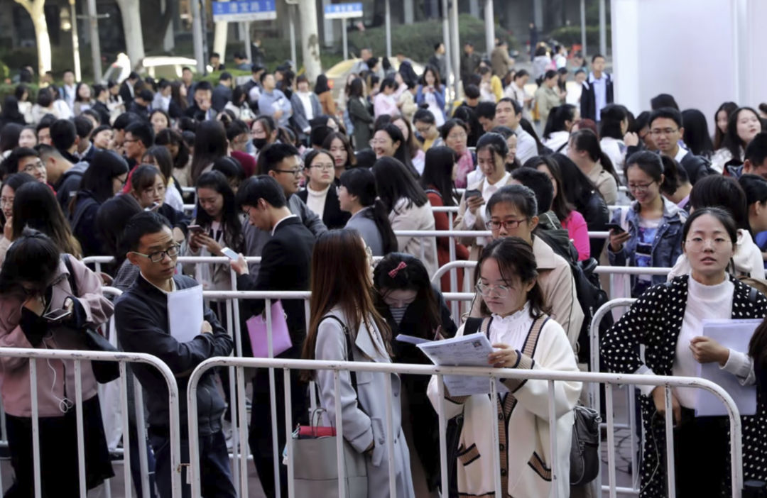 2022年将进入就业市场的1076万学生不包括那些从海外大学毕业并回国的