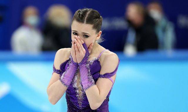 瓦利耶娃今日亮相短节目,含泪谈禁药事件:听证会坐7