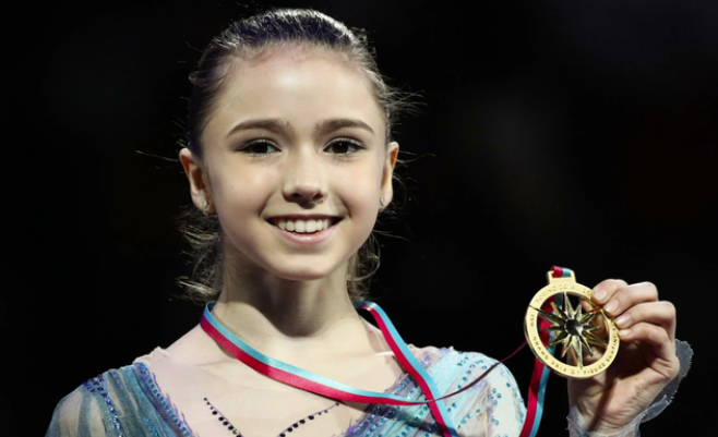 花滑女单短节目！俄奥队三套娃霸榜，日本搅局，朱易无缘自由滑休闲区蓝鸢梦想 - Www.slyday.coM