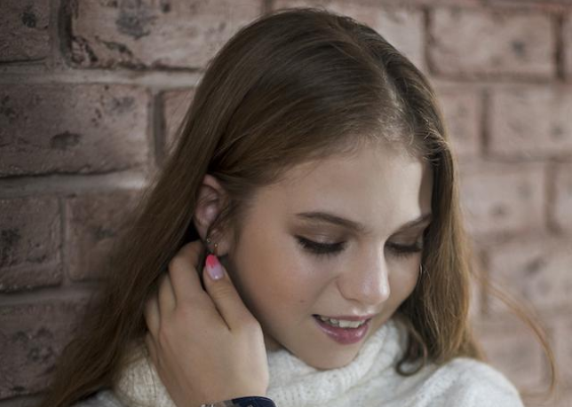 花滑女单短节目！俄奥队三套娃霸榜，日本搅局，朱易无缘自由滑休闲区蓝鸢梦想 - Www.slyday.coM