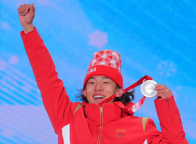 英雄出少年！中国两位小将斩获一金一银，金牌榜中国队进入前5名休闲区蓝鸢梦想 - Www.slyday.coM