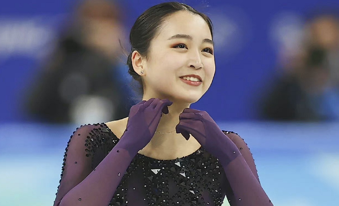 花滑女单短节目！俄奥队三套娃霸榜，日本搅局，朱易无缘自由滑休闲区蓝鸢梦想 - Www.slyday.coM