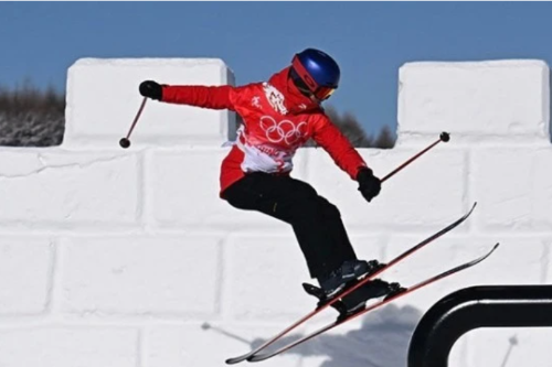 谷爱凌摔倒获银牌,留下遗憾仍笑颜如花,对手发挥好拥抱祝贺受赞休闲区蓝鸢梦想 - Www.slyday.coM 谷爱凌摔倒获银牌,留下遗憾仍笑颜如花,对手发挥好拥抱祝贺受赞休闲区蓝鸢梦想 - Www.slyday.coM