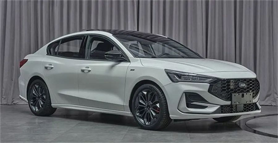 福特认怂 福克斯现身说法：想生存还得四缸机！休闲区蓝鸢梦想 - Www.slyday.coM