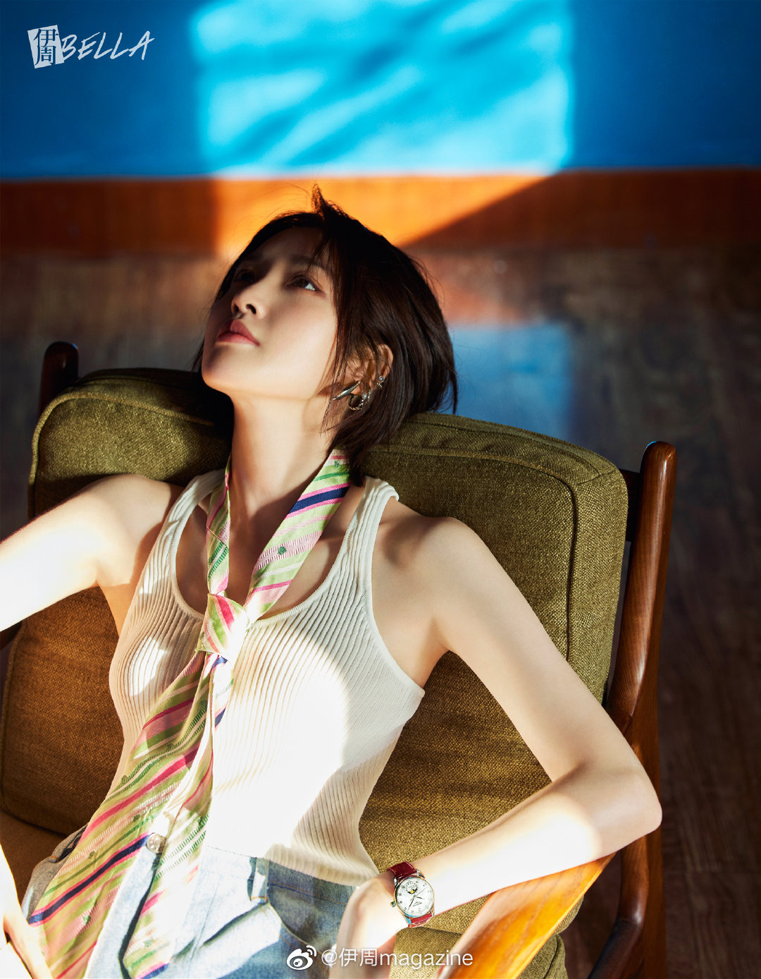 唐艺昕伊周开年刊封面开春情绪大片