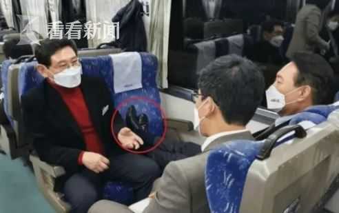 穿鞋把脚放列车座位上 韩国总统候选人尹锡悦被批休闲区蓝鸢梦想 - Www.slyday.coM