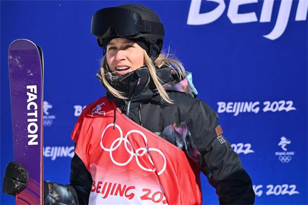 新冬奥·现场丨谷爱凌大心脏！第二跳摔倒后，第三跳逆转夺银休闲区蓝鸢梦想 - Www.slyday.coM