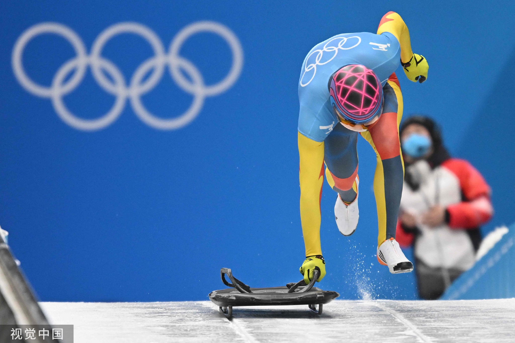 安德尔·米兰贝利参加北京冬奥会钢架雪车比赛.