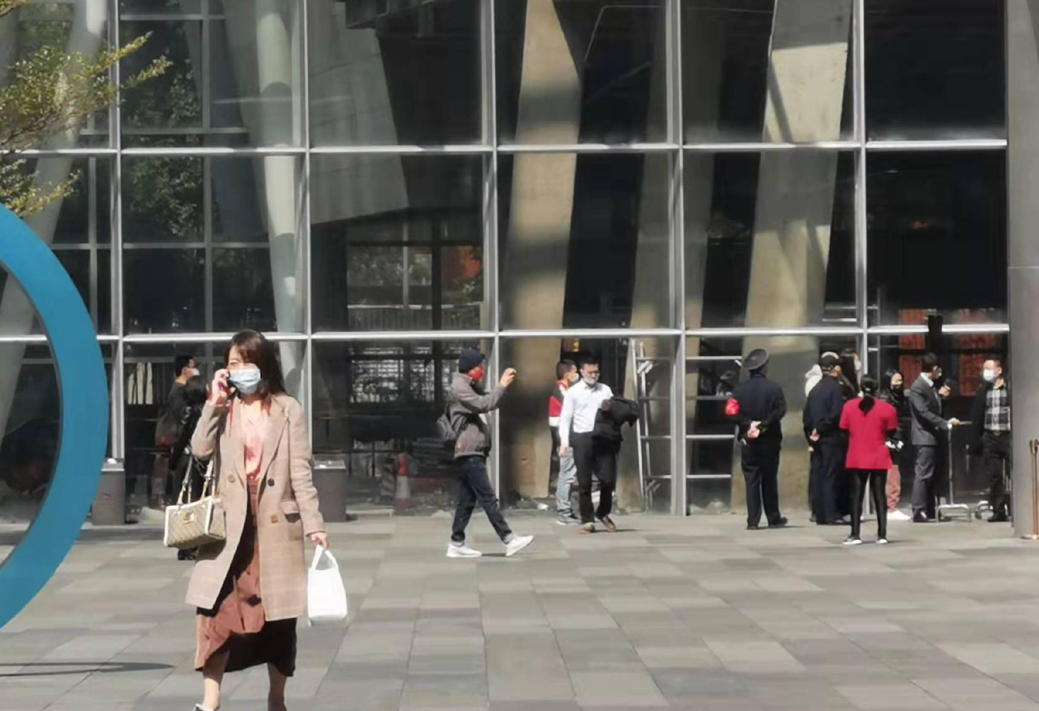 广州太古汇暂时封闭，场内人员核酸检测后方可离开休闲区蓝鸢梦想 - Www.slyday.coM