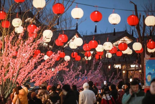 AR元宇宙、冰墩墩空降！青岛最后一波灯会，还没来的抓紧了！休闲区蓝鸢梦想 - Www.slyday.coM