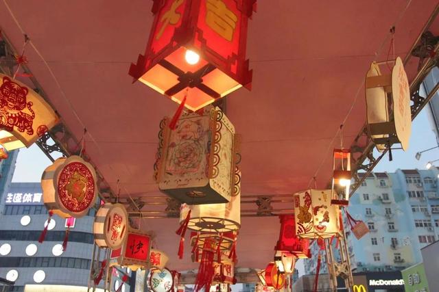 AR元宇宙、冰墩墩空降！青岛最后一波灯会，还没来的抓紧了！休闲区蓝鸢梦想 - Www.slyday.coM