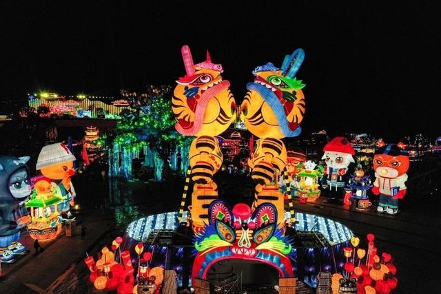 闪耀2022央视元宵晚会“中国灯城”自贡以光为媒传播中华文化休闲区蓝鸢梦想 - Www.slyday.coM