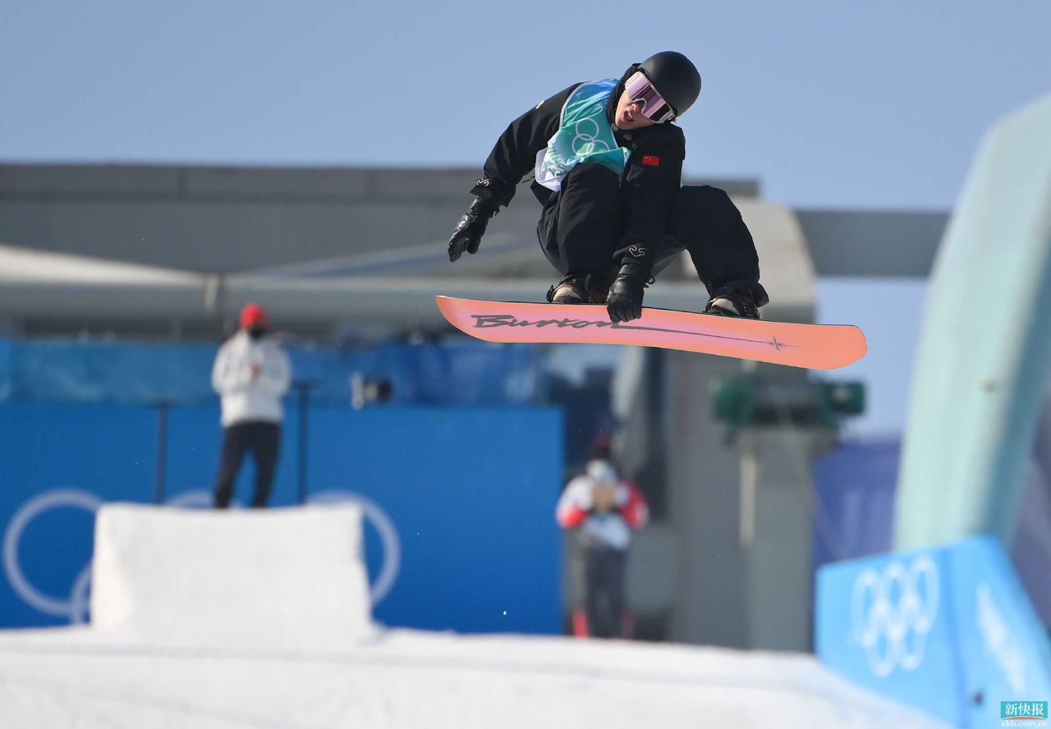 苏翊鸣问鼎单板滑雪大跳台，中国军团第六金休闲区蓝鸢梦想 - Www.slyday.coM