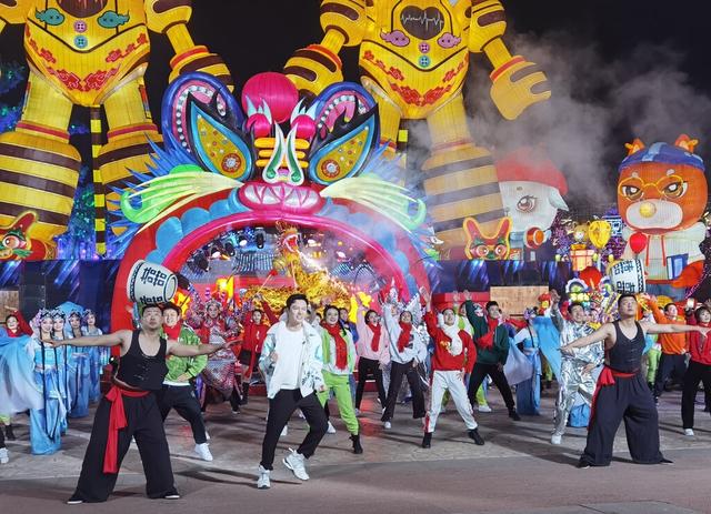 闪耀2022央视元宵晚会“中国灯城”自贡以光为媒传播中华文化休闲区蓝鸢梦想 - Www.slyday.coM