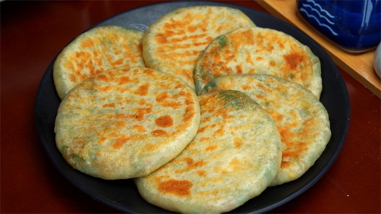 立春后宁可不吃肉也要吃这素馅饼不用擀皮薄皮大馅又柔软