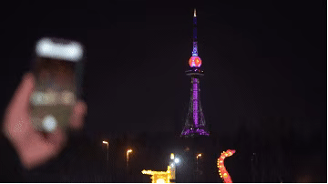 AR元宇宙、冰墩墩空降！青岛最后一波灯会，还没来的抓紧了！休闲区蓝鸢梦想 - Www.slyday.coM