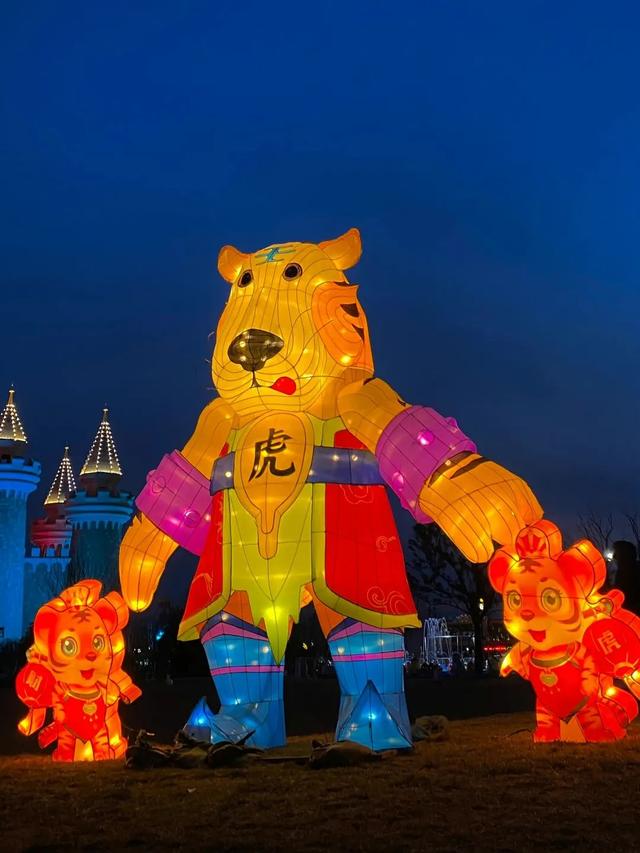 AR元宇宙、冰墩墩空降！青岛最后一波灯会，还没来的抓紧了！休闲区蓝鸢梦想 - Www.slyday.coM