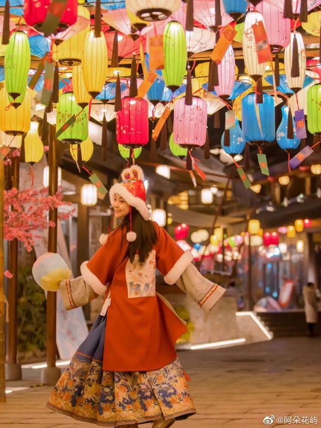 AR元宇宙、冰墩墩空降！青岛最后一波灯会，还没来的抓紧了！休闲区蓝鸢梦想 - Www.slyday.coM