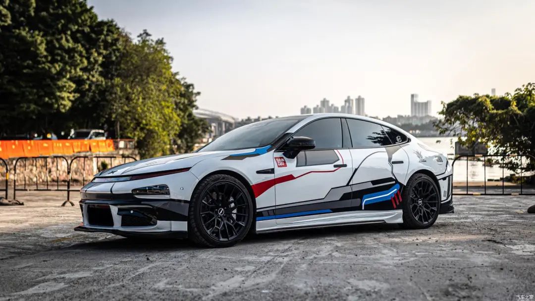 电动车还能这样改高达配色浓郁机甲风