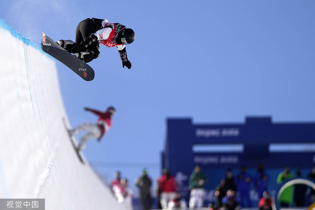 感动无数网友！美国单板滑雪运动员特莎休闲区蓝鸢梦想 - Www.slyday.coM