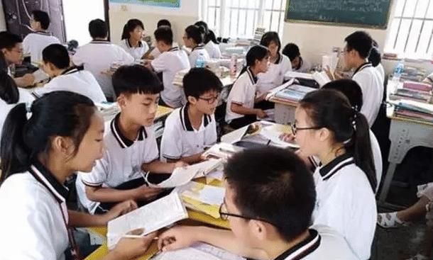 安徽小学生辛辛苦苦补作业，却被狗撕碎当场大哭，老师的回应亮了休闲区蓝鸢梦想 - Www.slyday.coM