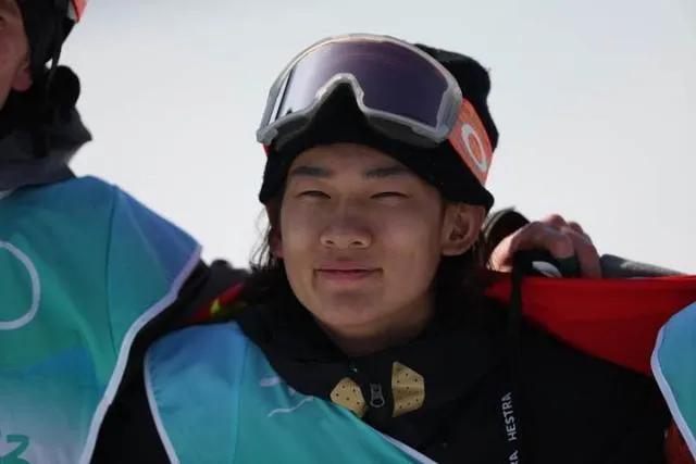 18岁苏翊鸣和19岁谷爱凌都是冬奥冠军,谁的夺金难度系数大?休闲区蓝鸢梦想 - Www.slyday.coM 18岁苏翊鸣和19岁谷爱凌都是冬奥冠军,谁的夺金难度系数大?休闲区蓝鸢梦想 - Www.slyday.coM