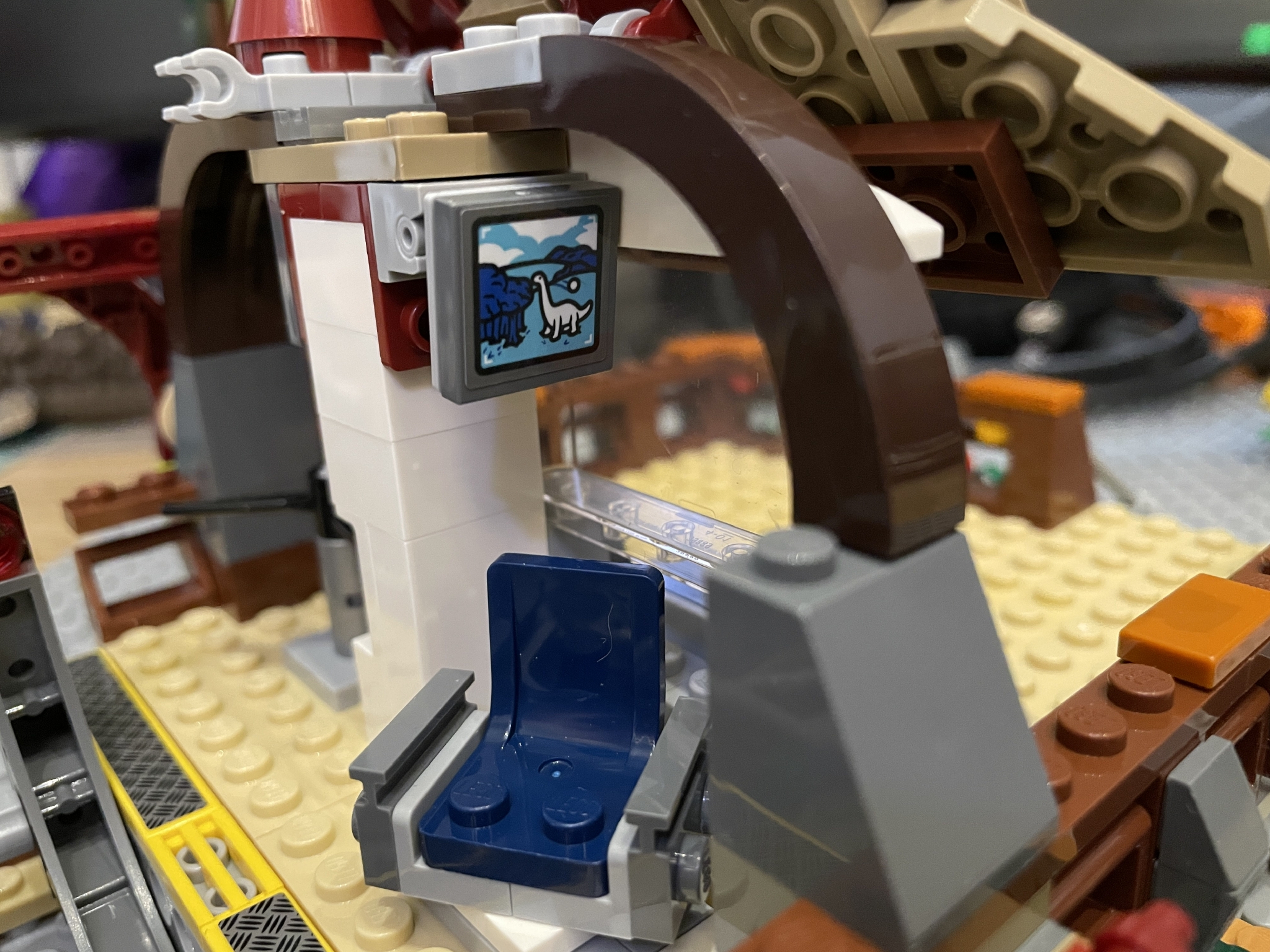 侏罗纪世界里的人气必玩乐高75941坐着陀螺球去看恐龙大战