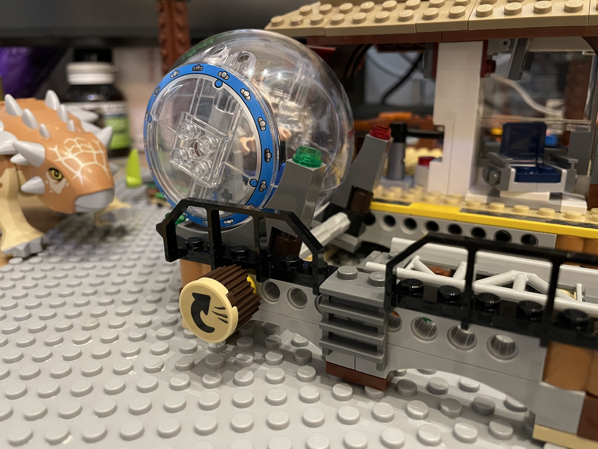 侏罗纪世界里的人气必玩乐高75941坐着陀螺球去看恐龙大战