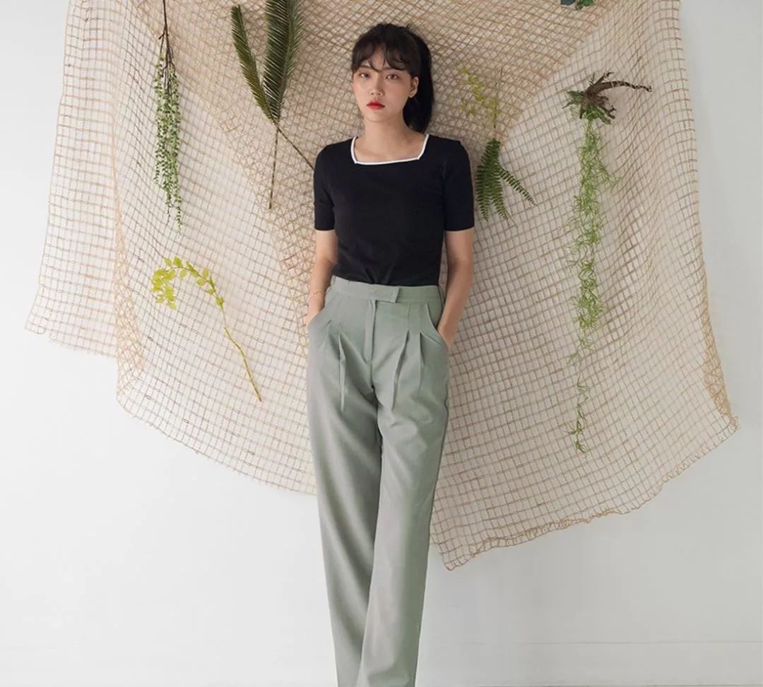 今春就选这3条裤子,粗腿星人也能穿 !太太太显瘦了 !休闲区蓝鸢梦想 - Www.slyday.coM 今春就选这3条裤子,粗腿星人也能穿 !太太太显瘦了 !休闲区蓝鸢梦想 - Www.slyday.coM