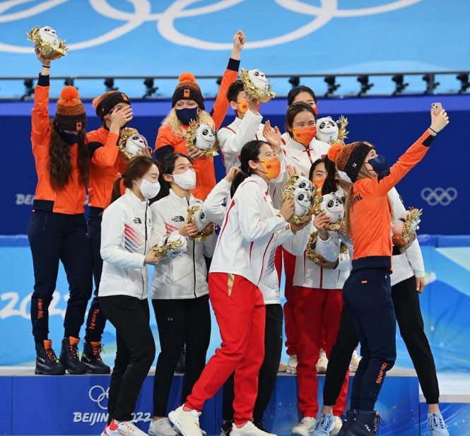 北京冬奥会上感人瞬间，让我们懂得：这才是奥运和世界真正的样子休闲区蓝鸢梦想 - Www.slyday.coM