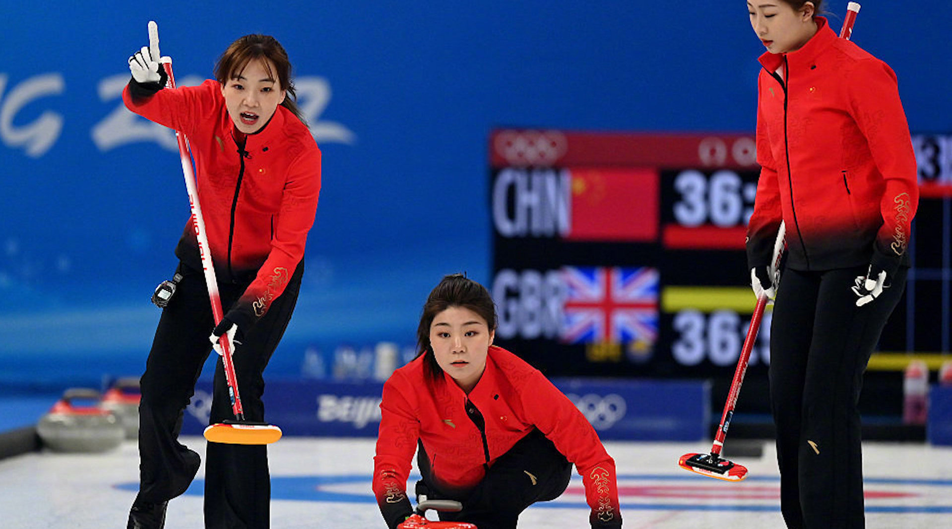 84稳胜中国女子冰壶战胜英国队即将迎战加拿大队