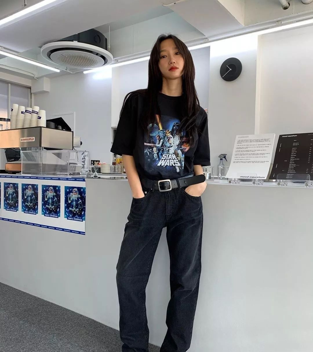 今春就选这3条裤子,粗腿星人也能穿 !太太太显瘦了 !休闲区蓝鸢梦想 - Www.slyday.coM 今春就选这3条裤子,粗腿星人也能穿 !太太太显瘦了 !休闲区蓝鸢梦想 - Www.slyday.coM