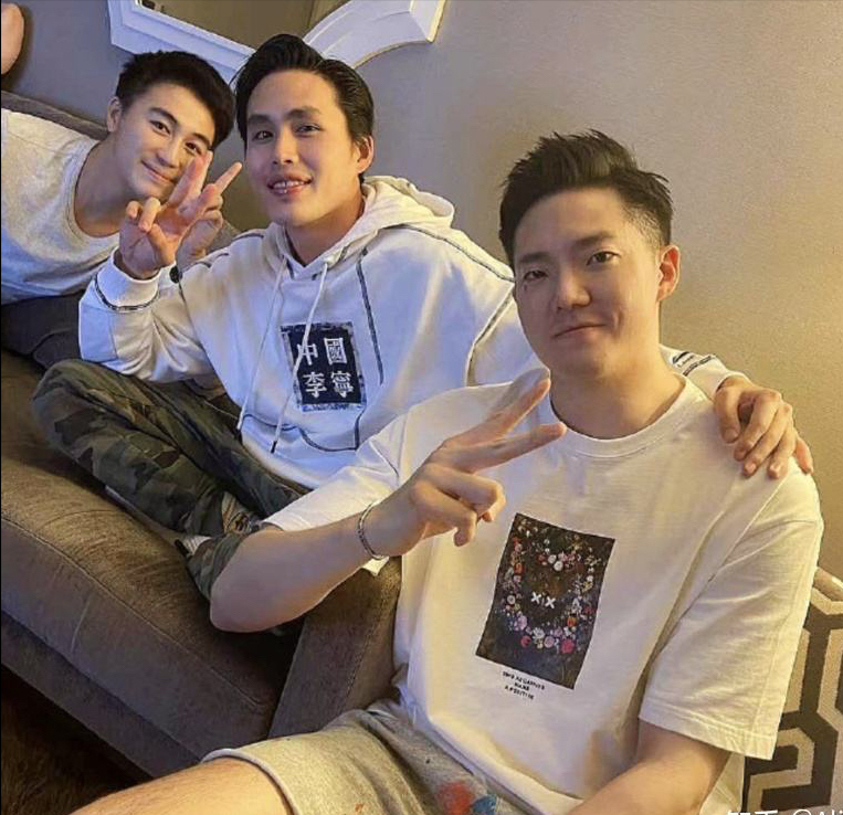 王厚杰官宣恋情,女友账号被扒,颜值气质完胜孟子义,遭整容质疑__财经