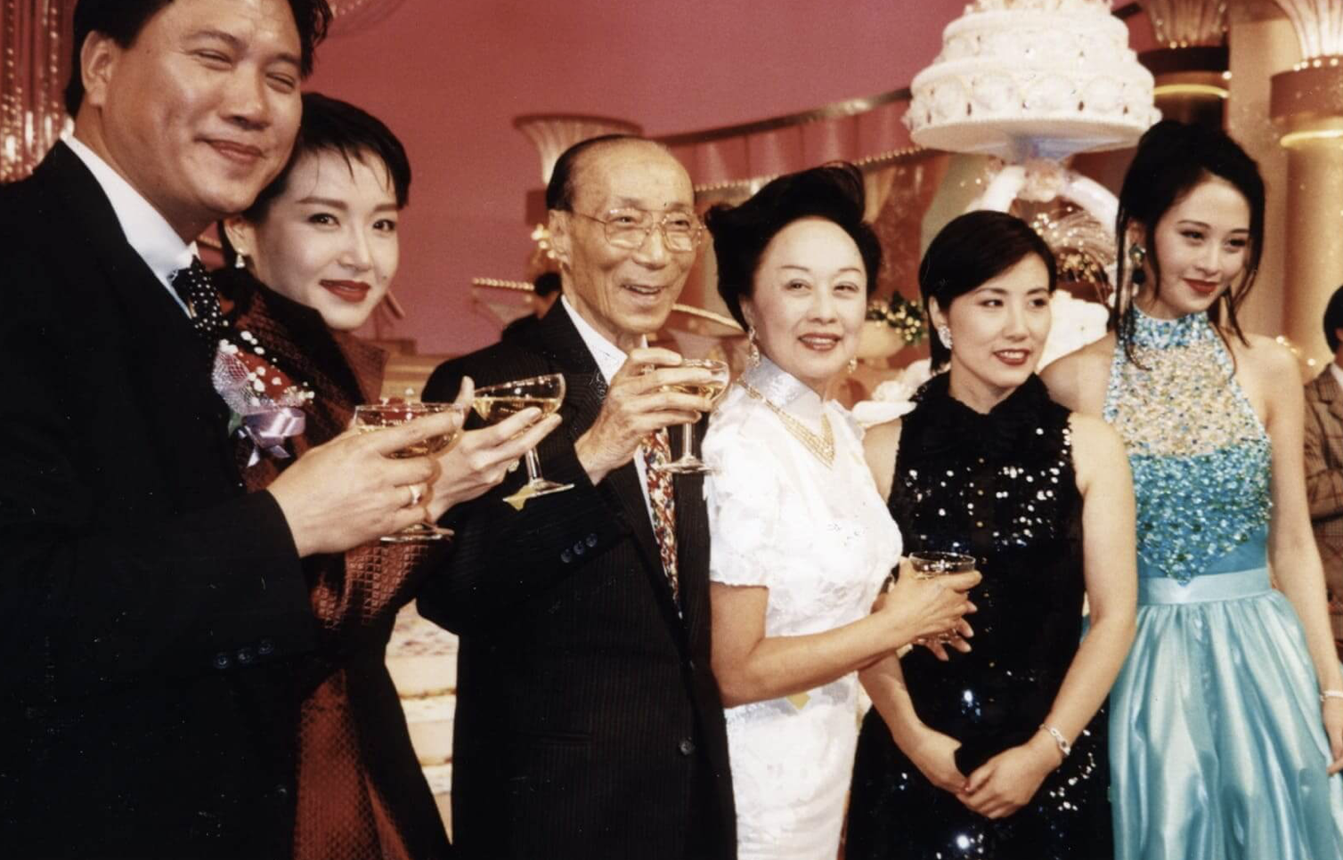 利孝和夫人低调出殡外孙捧遗照次女伤心送别土葬于丈夫陵墓旁