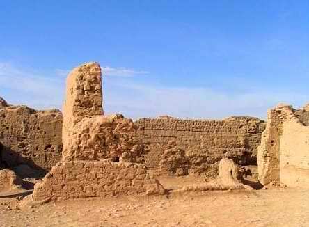 的湿地,水草丰美适宜生存,并且在《大唐西域记》中描述曷劳落迦城时