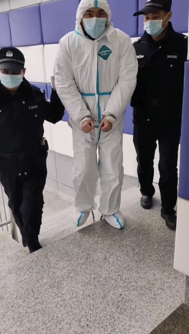 国内男歌手涉电信诈骗被捕,现场画面曝光,众多艺人躺枪休闲区蓝鸢梦想 - Www.slyday.coM 国内男歌手涉电信诈骗被捕,现场画面曝光,众多艺人躺枪休闲区蓝鸢梦想 - Www.slyday.coM