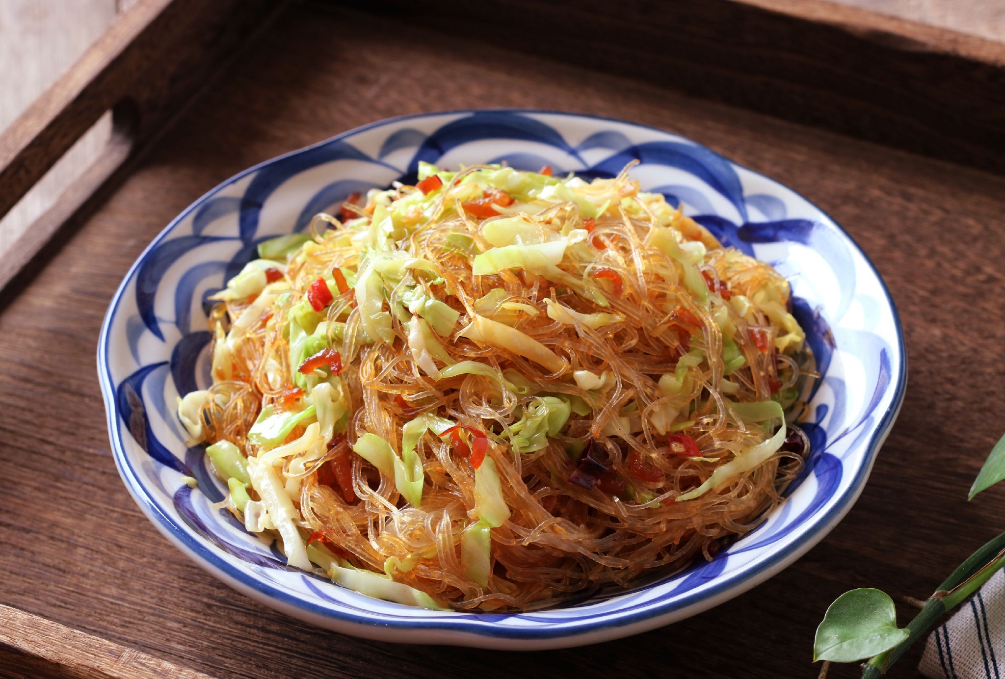 包菜炒粉丝要不要先焯水学会夜宵摊做法粉丝根根顺滑不粘锅