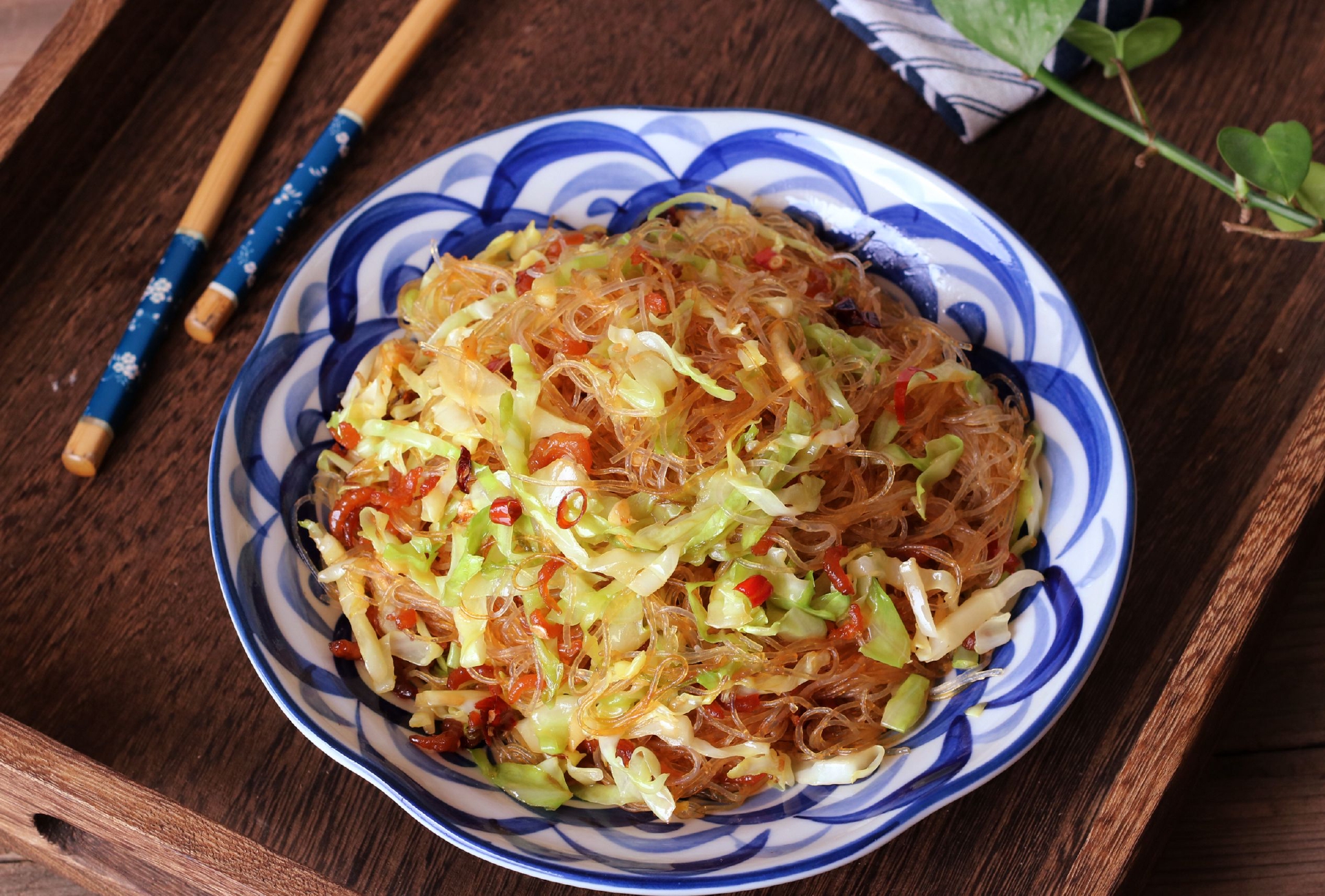 包菜炒粉丝要不要先焯水学会夜宵摊做法粉丝根根顺滑不粘锅