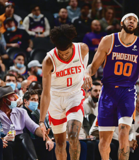 589万新援23 6 9,1换3赚到了|伍德|约基奇|火箭_新浪新闻