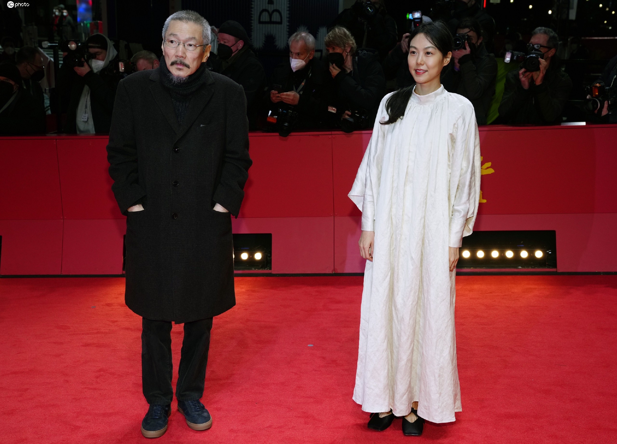 第72届柏林电影节获奖名单公布洪尚秀与女友金敏喜颁奖礼秀恩爱